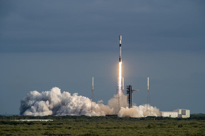 У SpaceX Falcon 9  юбилей: 300 успешных посадок первой ступени