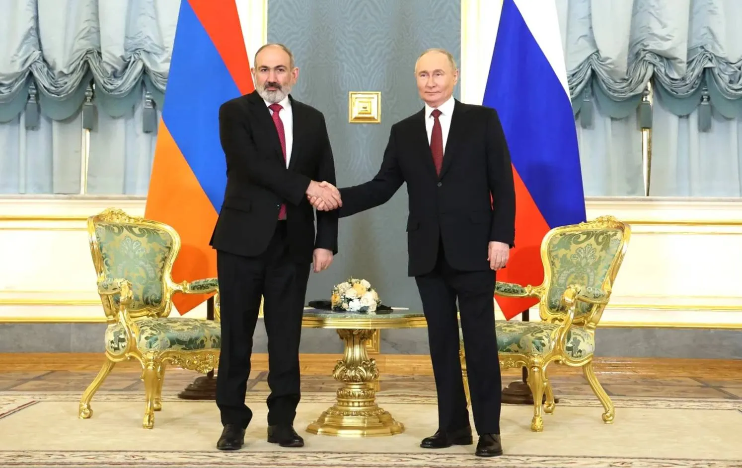 Песков: Путин и Пашинян согласовали вывод военных РФ из ряда областей Армении